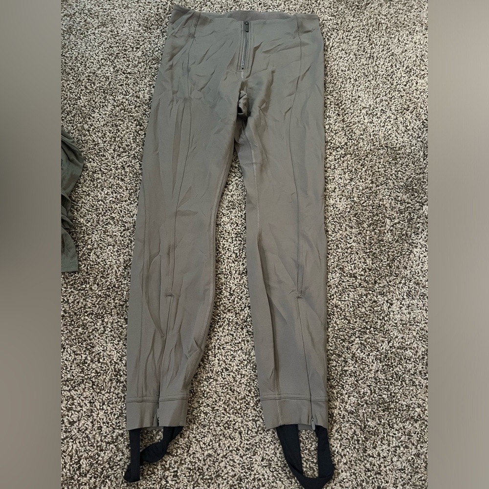 Lululemon pull on zip front HR pant in Nomad